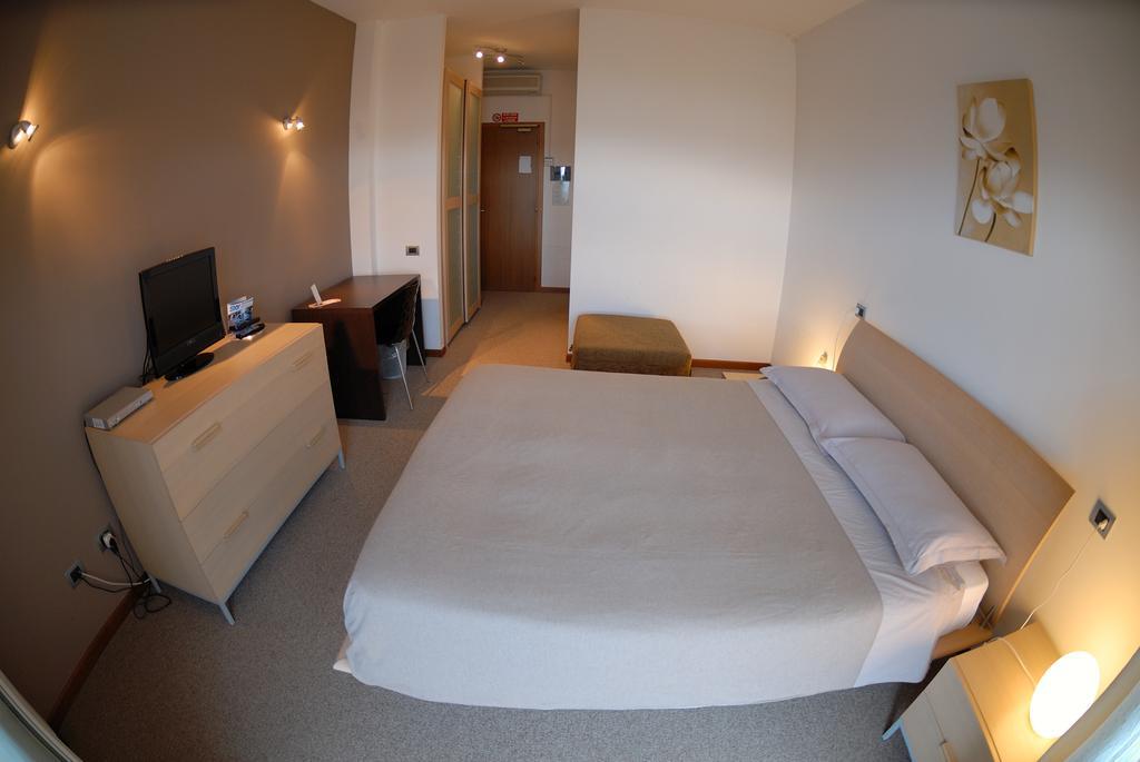 אלבה אדריאטיקה Medi Garden Hotel&Residence מראה חיצוני תמונה
