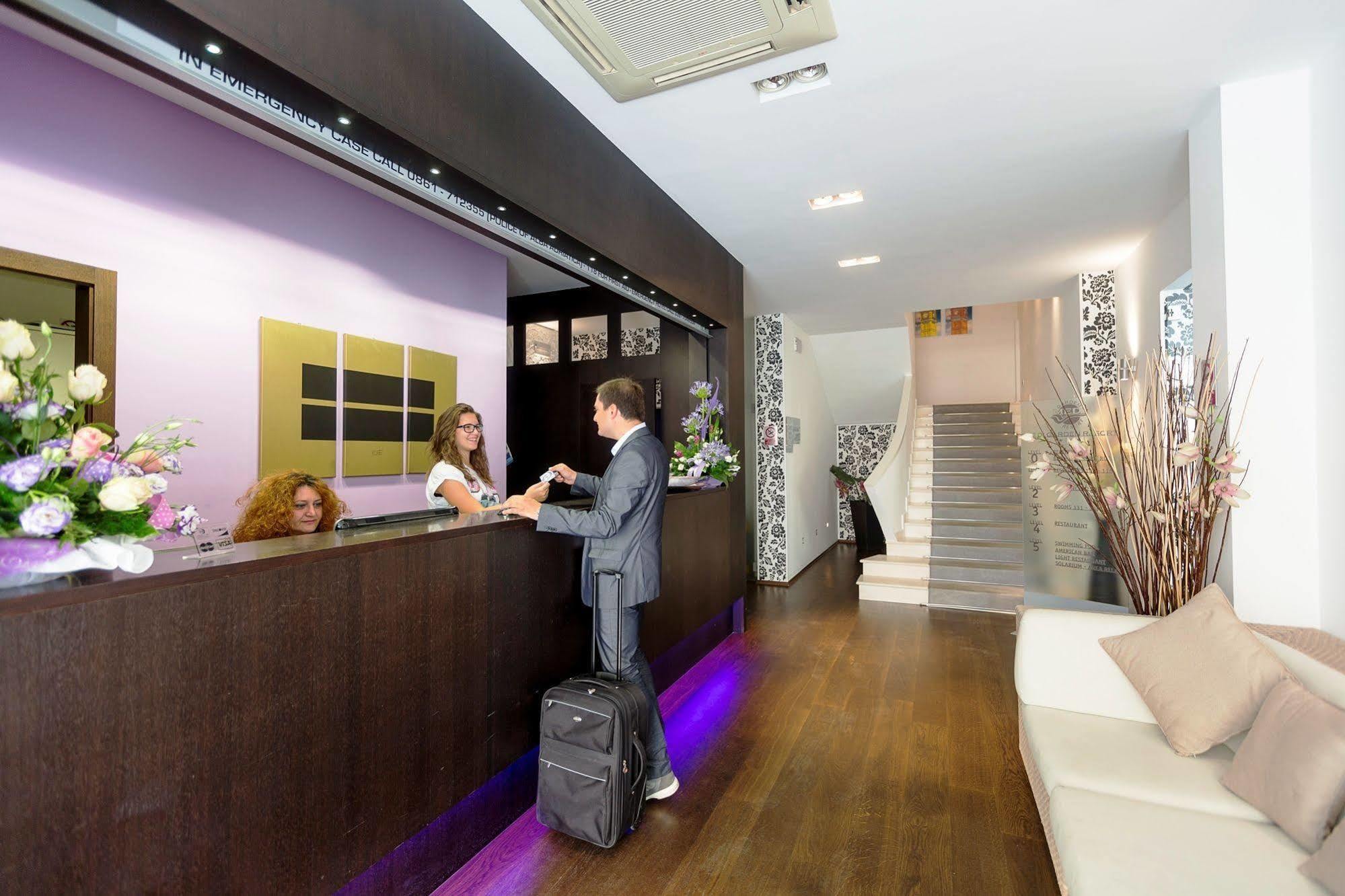 אלבה אדריאטיקה Medi Garden Hotel&Residence מראה חיצוני תמונה