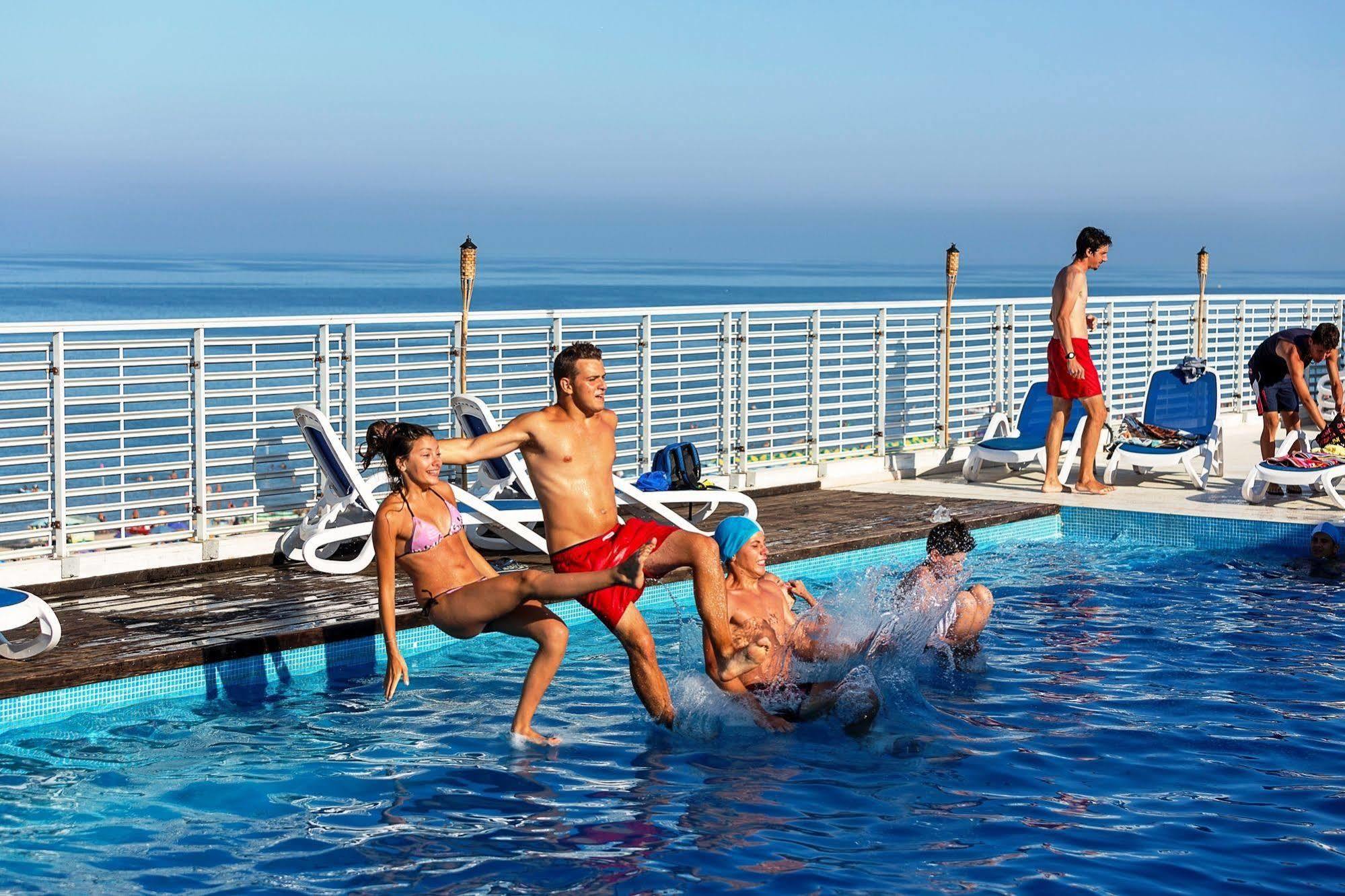 אלבה אדריאטיקה Medi Garden Hotel&Residence מראה חיצוני תמונה